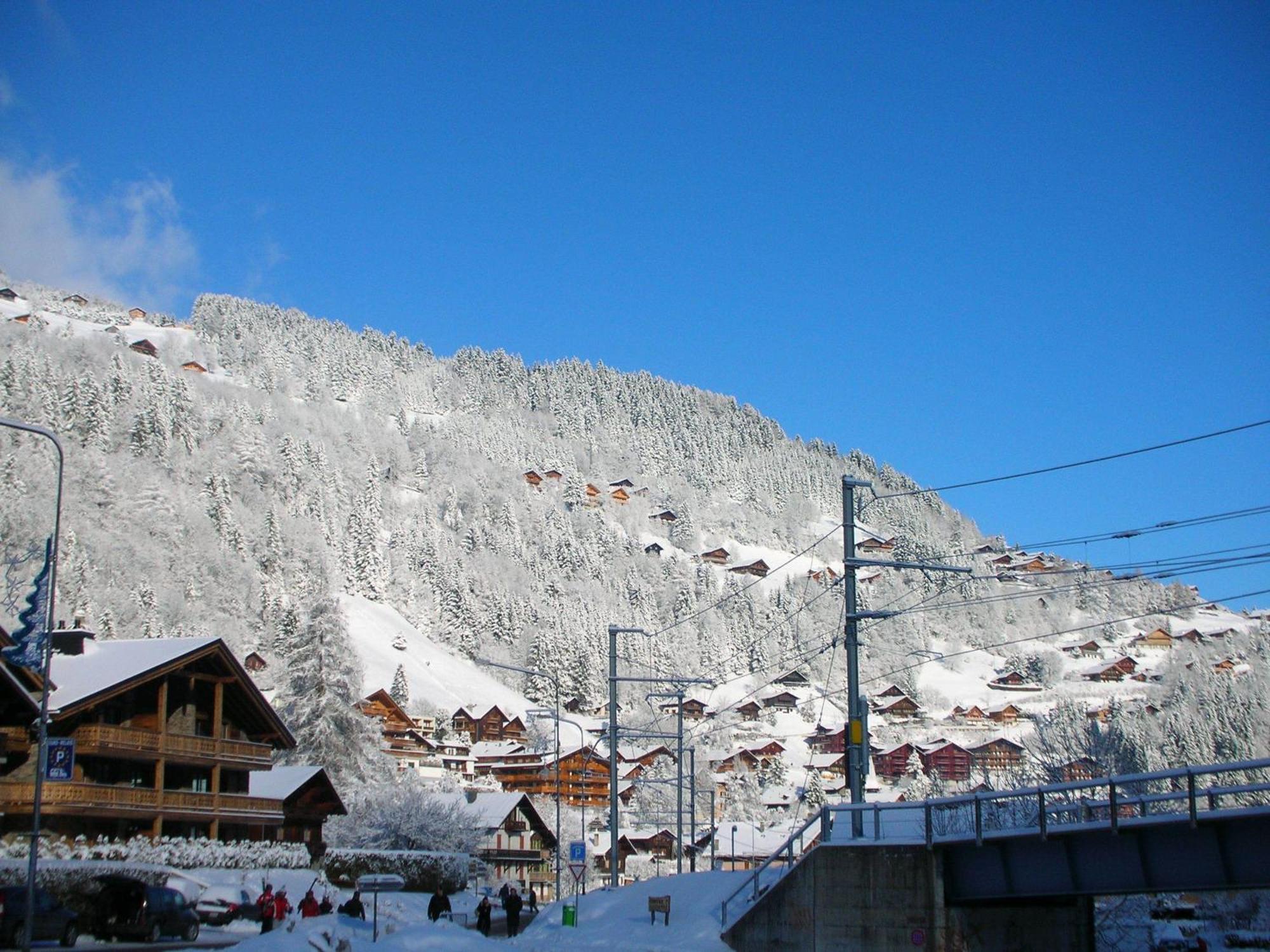 Backpacker Le Petit Baroudeur Pansiyon Champéry Dış mekan fotoğraf