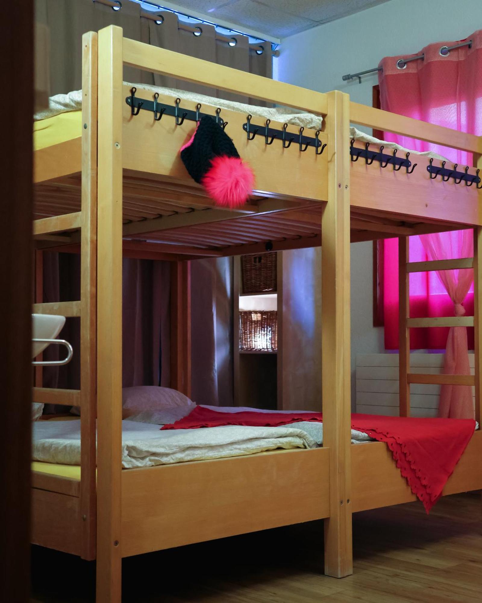 Backpacker Le Petit Baroudeur Pansiyon Champéry Dış mekan fotoğraf